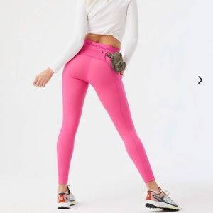 Outdoor Voices Snacks 7/8 Legging in Azalea Size Small